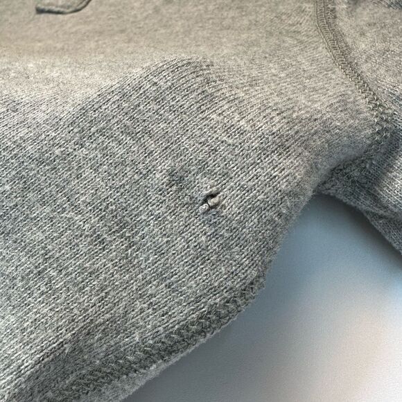 Men’s XL Hollister Sweatshirt - Small hole - Picture 6 of 9